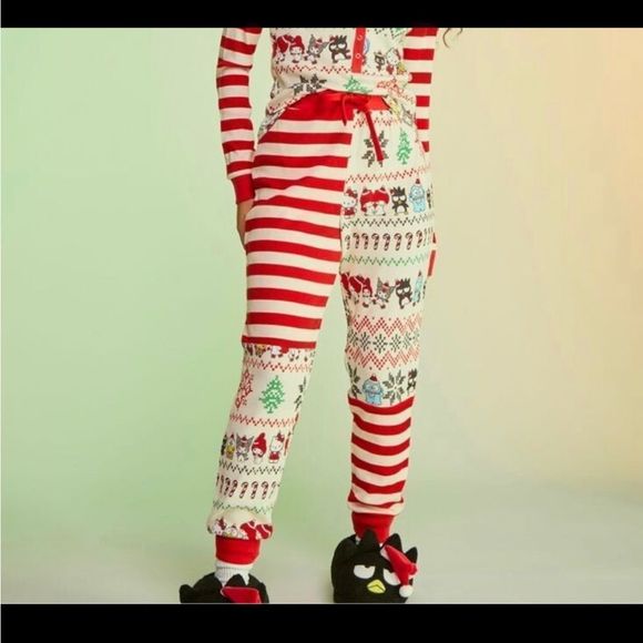 Hello kitty x Forever 21holiday thermal pants size Small - Picture 4 of 4